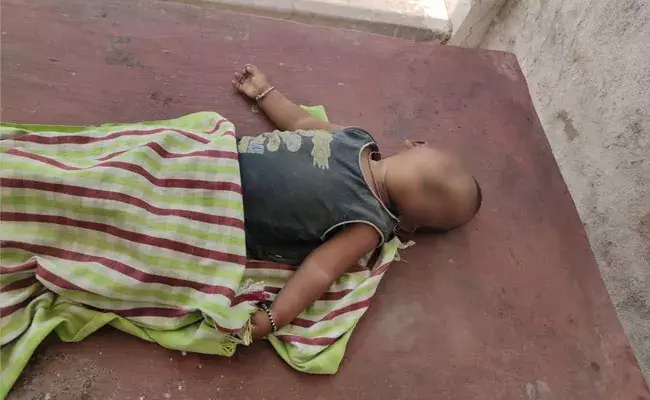 Mancherial: కన్నతండ్రే హంతకుడు.. 11 నెలల బాబును దారుణంగా హత్య.. Mancherial: కన్నతండ్రే హంతకుడు.. 11 నెలల బాబును దారుణంగా హత్య..