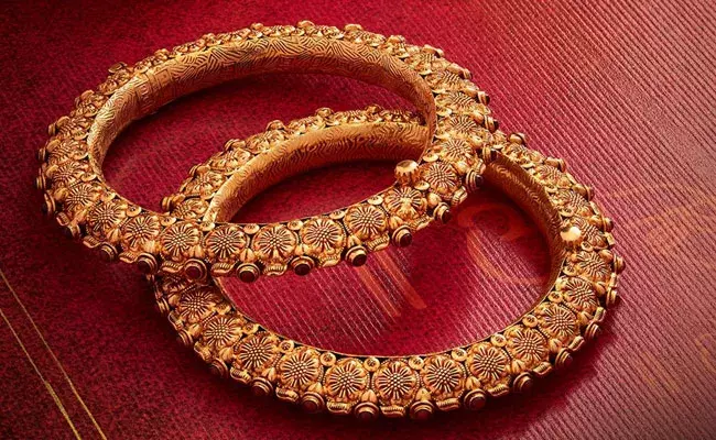 Gold and Silver Rates Today: భారీగా తగ్గిన బంగారం ధరలు.. మారని వెండి..