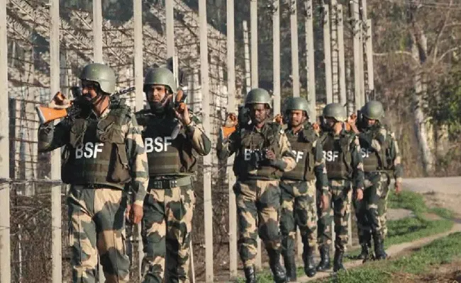 BSF Recruitment 2022: ఇంజనీరింగ్ అర్హతతో BSF గ్రూప్ B పోస్టుల భర్తీ.. జీతం రూ. 44900 – 142400 BSF Recruitment 2022: ఇంజనీరింగ్ అర్హతతో BSF గ్రూప్ B పోస్టుల భర్తీ.. జీతం రూ. 44900 – 142400