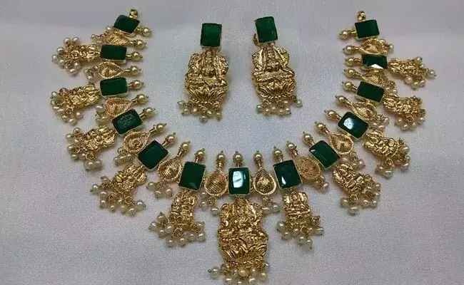 Gold and Silver Rates Today: బంగారం, వెండి ధరల్లో భారీగా తగ్గింపు..