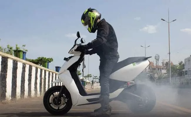 Electric two-wheeler: ఎలక్ట్రిక్ వెహికల్స్ కొత్త లాంచ్లు నిలిపివేత: కేంద్రం ఆదేశం Electric two-wheeler: ఎలక్ట్రిక్ వెహికల్స్ కొత్త లాంచ్లు నిలిపివేత: కేంద్రం ఆదేశం