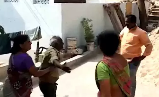 Chandrababu :  తాడేపల్లిలో వృద్ధుడు, మహిళలపై నాగిరెడ్డి దాడిని ఖండించిన చంద్రబాబు, లోకేష్‌