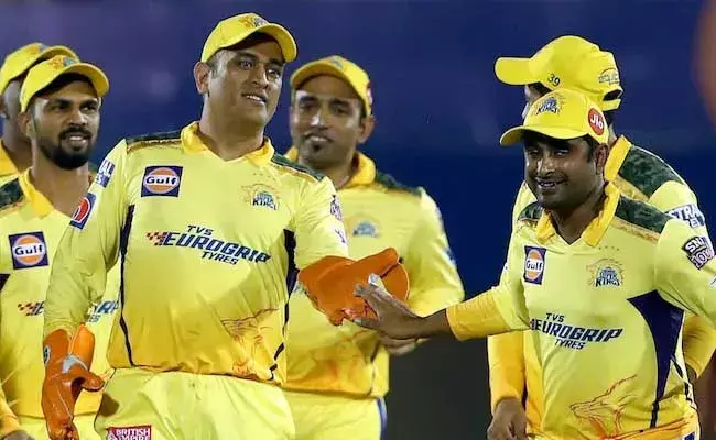 MS Dhoni : మళ్లీ ధోనీకే చెన్నై కెప్టెన్సీ బాధ్యతలు..!