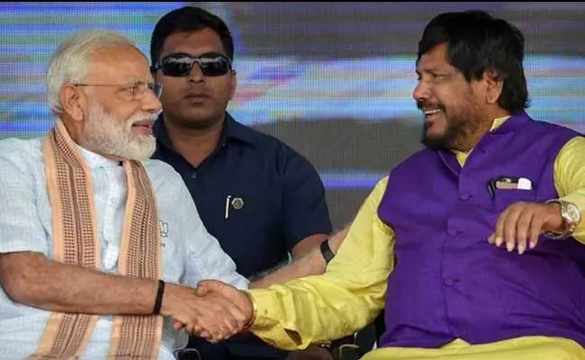 Ramdas Athawale : ఎంతమంది నేతలు వచ్చినా మోదీని ఏమీ చేయలేరు : రాందాస్ అత్వాలే Ramdas Athawale : ఎంతమంది నేతలు వచ్చినా మోదీని ఏమీ చేయలేరు : రాందాస్ అత్వాలే