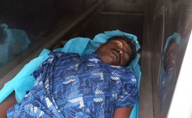 Mancherial: మంచిర్యాలలో విషాదం.. డబ్బుల్లేక సోదరుడి మృతదేహాన్ని వదిలేసి.. Mancherial: మంచిర్యాలలో విషాదం.. డబ్బుల్లేక సోదరుడి మృతదేహాన్ని వదిలేసి..