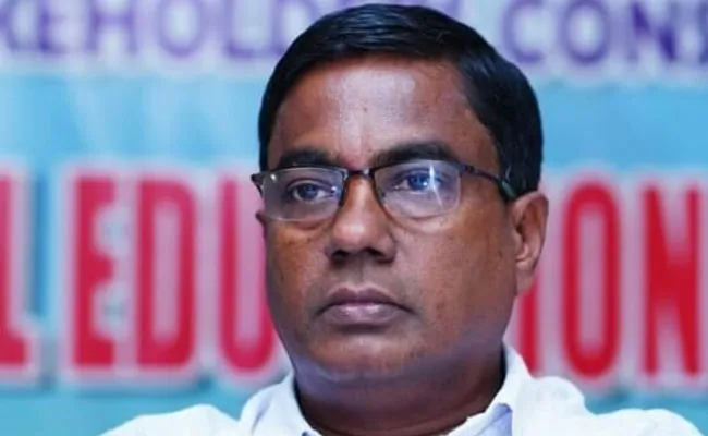 Chinaveerabhadrudu IAS: కోర్టు ధిక్కరణ కేసులో ఐఏఎస్ చినవీరభద్రుడికి జైలుశిక్ష.. Chinaveerabhadrudu IAS: కోర్టు ధిక్కరణ కేసులో ఐఏఎస్ చినవీరభద్రుడికి జైలుశిక్ష..