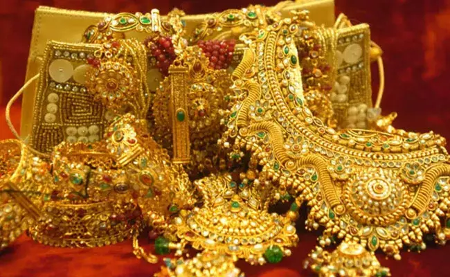 Gold and Silver Rates Today: గుడ్ న్యూస్! బంగారం, వెండి ధరల్లో భారీగా తగ్గింపు..