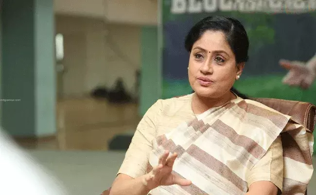 Vijayashanthi emotional post: ఏమైపోతోంది సమాజం.. ఎటు పోతున్నాం మనం: విజయశాంతి ఆవేదన
