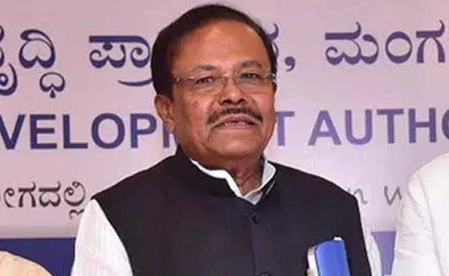 B J Puttaswamy: సన్యాసం తీసుకోనున్న బీజేపీ మాజీ ఎమ్మెల్సీ.. ఇక రాజకీయాలకు గుడ్బై.. B J Puttaswamy: సన్యాసం తీసుకోనున్న బీజేపీ మాజీ ఎమ్మెల్సీ.. ఇక రాజకీయాలకు గుడ్బై..