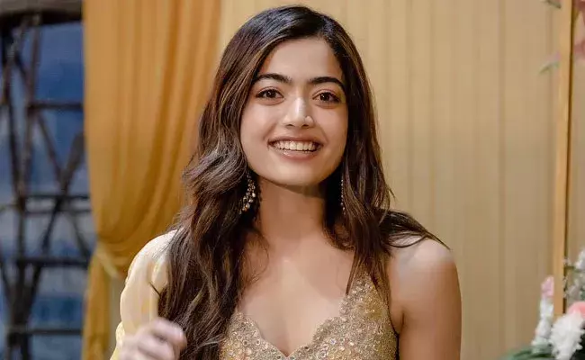 Rashmika Mandanna: రష్మిక హీరోయిన్ కాదు హీరో.. డైరెక్టర్ ఇంట్రెస్టింగ్ కామెంట్స్ Rashmika Mandanna: రష్మిక హీరోయిన్ కాదు హీరో.. డైరెక్టర్ ఇంట్రెస్టింగ్ కామెంట్స్