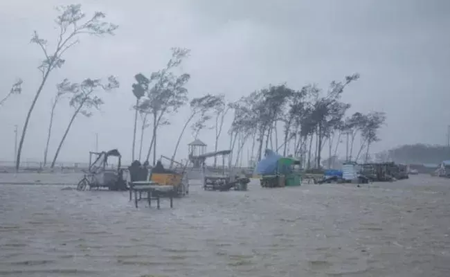 Cyclone Asani: ఏపీకి ముంచుకొస్తున్న ఆసాని తుఫాను.. వాతావరణ శాఖ హెచ్చరిక.. Cyclone Asani: ఏపీకి ముంచుకొస్తున్న ఆసాని తుఫాను.. వాతావరణ శాఖ హెచ్చరిక..
