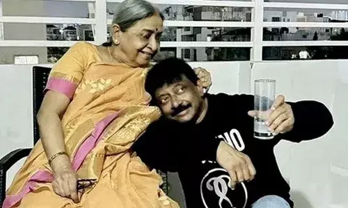 RGV: తన స్టైల్లో మదర్స్ డే విషెస్ చెప్పిన ఆర్జీవీ.. మంచి కొడుకును కాదంటూ.. RGV: తన స్టైల్లో మదర్స్ డే విషెస్ చెప్పిన ఆర్జీవీ.. మంచి కొడుకును కాదంటూ..