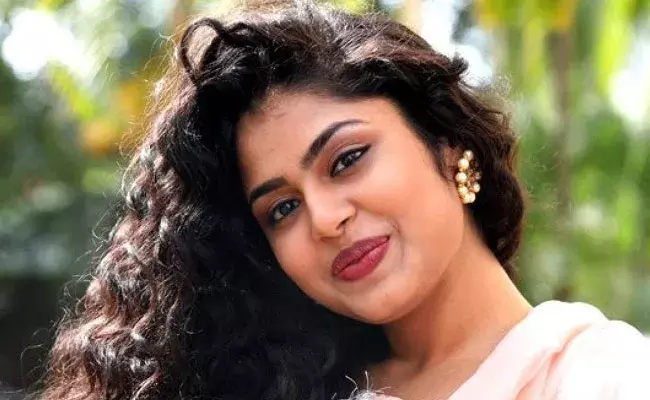 Faria Abdullah: కోలీవుడ్లోకి చిట్టి ఎంట్రీ.. ఆ తమిళ స్టార్కు జోడీగా.. Faria Abdullah: కోలీవుడ్లోకి చిట్టి ఎంట్రీ.. ఆ తమిళ స్టార్కు జోడీగా..