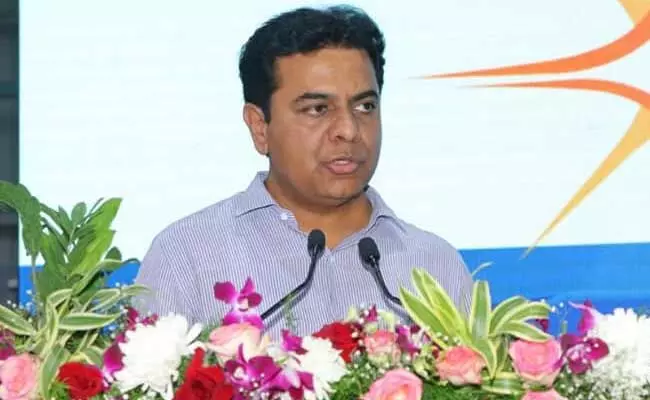 Minister KTR : పాలమూరు పచ్చబడుతుంటే కొంతమంది కండ్లు ఎర్రబడుతున్నాయి : మంత్రి కేటీఆర్ Minister KTR : పాలమూరు పచ్చబడుతుంటే కొంతమంది కండ్లు ఎర్రబడుతున్నాయి : మంత్రి కేటీఆర్