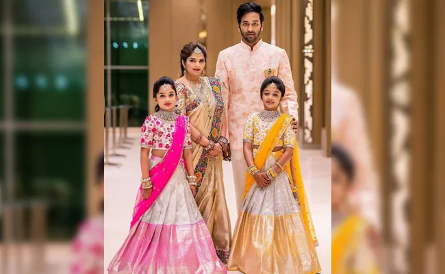 Manchu Vishnu: కూతుళ్లను వెండితెరకు పరిచయం చేయనున్న మంచు విష్ణు.. Manchu Vishnu: కూతుళ్లను వెండితెరకు పరిచయం చేయనున్న మంచు విష్ణు..