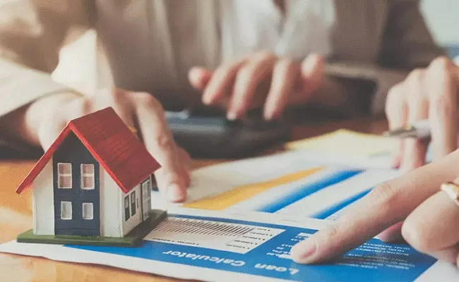 Home Loan: ఇంటి లోన్ తీసుకోవాలనుకునే ముందు తెలుసుకోవలసిన 5 విషయాలు Home Loan: ఇంటి లోన్ తీసుకోవాలనుకునే ముందు తెలుసుకోవలసిన 5 విషయాలు