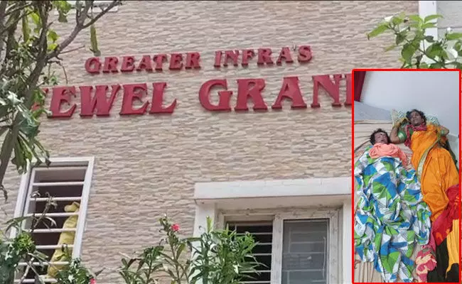 Hyderabad: ఒకే కుటుంబంలో ముగ్గురు ఆత్మహత్య.. మృతుల్లో 18 నెలల బాలుడు.. Hyderabad: ఒకే కుటుంబంలో ముగ్గురు ఆత్మహత్య.. మృతుల్లో 18 నెలల బాలుడు..