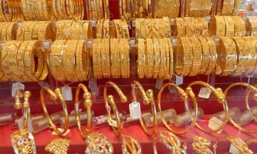 Gold and Silver Rates Today: గుడ్ న్యూస్..! బంగారం, వెండి ధరల్లో భారీగా తగ్గింపులు..