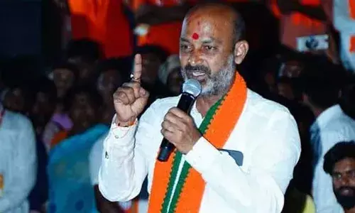Bandi sanjay :  పెట్రోల్, డీజిల్ ధరలు తగ్గించి పేదల్ని ఆదుకుంటాం : బండి సంజయ్ Bandi sanjay :  పెట్రోల్, డీజిల్ ధరలు తగ్గించి పేదల్ని ఆదుకుంటాం : బండి సంజయ్
