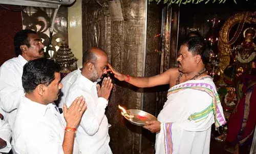 Bandi Sanjay :  బీజేపీ అధికారంలోకి రాగానే పేదలందరికీ ఇళ్ళు : బండి సంజయ్ Bandi Sanjay :  బీజేపీ అధికారంలోకి రాగానే పేదలందరికీ ఇళ్ళు : బండి సంజయ్