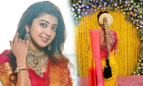 Pranitha Subhash: హీరోయిన్ ప్రణీత సీమంతం.. సోషల్ మీడియాలో ఫోటోలు వైరల్.. Pranitha Subhash: హీరోయిన్ ప్రణీత సీమంతం.. సోషల్ మీడియాలో ఫోటోలు వైరల్..