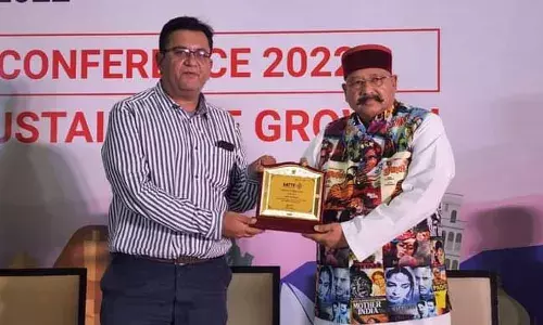 Satpal Maharaj : మంత్రినా మజాకా.. బాలీవుడ్ పోస్టర్లతో కోటు..! Satpal Maharaj : మంత్రినా మజాకా.. బాలీవుడ్ పోస్టర్లతో కోటు..!