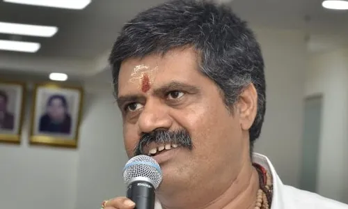 Avanthi Srinivasa Rao : మాజీ మంత్రి అవంతి శ్రీనివాసరావుపై విశాఖ పోలీసులకు ఫిర్యాదు Avanthi Srinivasa Rao : మాజీ మంత్రి అవంతి శ్రీనివాసరావుపై విశాఖ పోలీసులకు ఫిర్యాదు