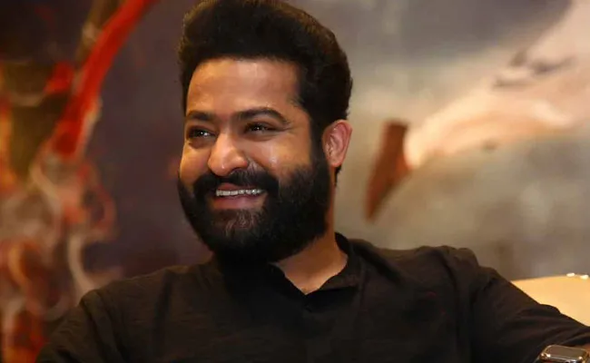 Jr NTR: ఫ్యాన్స్కు ఎన్టీఆర్ లెటర్.. అందరికీ థ్యాంక్స్, సారీ అంటూ.. Jr NTR: ఫ్యాన్స్కు ఎన్టీఆర్ లెటర్.. అందరికీ థ్యాంక్స్, సారీ అంటూ..