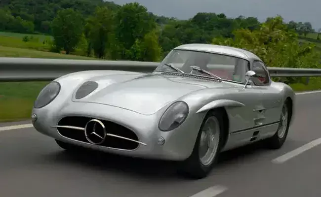 Mercedes-Benz 300 SLR: కారు ధర రూ. 1,108 కోట్లు.. స్పెషాలిటీ ఏంటంటే..? Mercedes-Benz 300 SLR: కారు ధర రూ. 1,108 కోట్లు.. స్పెషాలిటీ ఏంటంటే..?