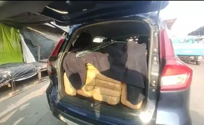 Bhadrachalam: భద్రాచలంలో భారీగా గంజాయి పట్టివేత.. భక్తుల ముసుగులో.. Bhadrachalam: భద్రాచలంలో భారీగా గంజాయి పట్టివేత.. భక్తుల ముసుగులో..