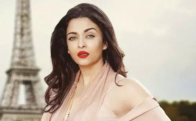 Aishwarya Rai: ఐశ్వర్య రాయ్ ప్రెగ్నెంట్..? బాలీవుడ్లో రూమర్స్ వైరల్.. Aishwarya Rai: ఐశ్వర్య రాయ్ ప్రెగ్నెంట్..? బాలీవుడ్లో రూమర్స్ వైరల్..
