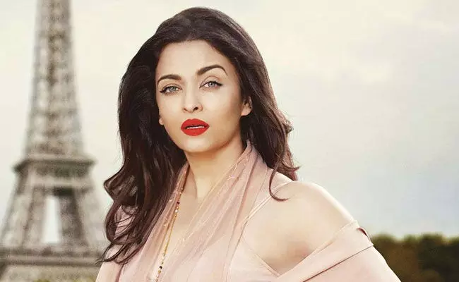 Aishwarya Rai: ఐశ్వర్య రాయ్ ప్రెగ్నెంట్..? బాలీవుడ్లో రూమర్స్ వైరల్.. Aishwarya Rai: ఐశ్వర్య రాయ్ ప్రెగ్నెంట్..? బాలీవుడ్లో రూమర్స్ వైరల్..
