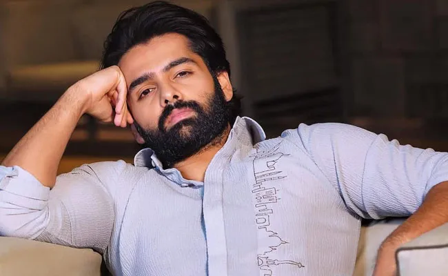 Ram Pothineni: రామ్ అప్కమింగ్ మూవీ ఫిక్స్.. ఏకంగా స్టార్ డైరెక్టర్తో.. Ram Pothineni: రామ్ అప్కమింగ్ మూవీ ఫిక్స్.. ఏకంగా స్టార్ డైరెక్టర్తో..