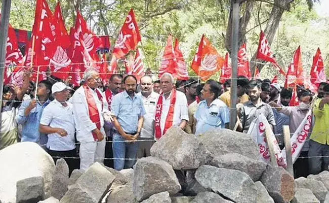 ALIND Land: హైదరాబాద్‌లో ఆలిండ్‌ ఫ్యాక్టరీ స్థలం కబ్జా.. రాత్రికి రాత్రే 15 ఎకరాలు..