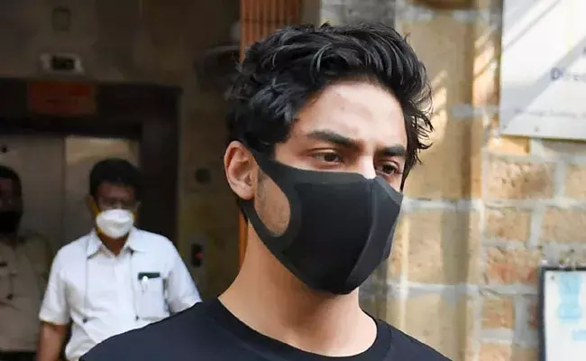 Aryan Khan: ముంబై డ్రగ్స్ కేసులో ఆర్యన్ఖాన్కి ఎన్సీబీ క్లీన్చిట్.. Aryan Khan: ముంబై డ్రగ్స్ కేసులో ఆర్యన్ఖాన్కి ఎన్సీబీ క్లీన్చిట్..