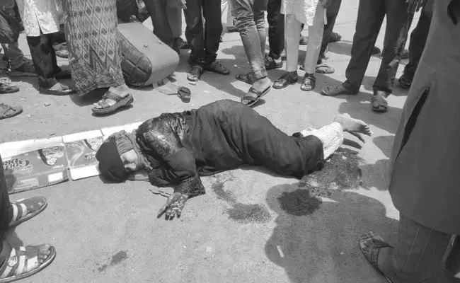 Kanchan Bagh: కంచన్బాగ్లో దారుణం.. నడిరోడ్డుపై మహిళపై మాజీ ప్రియుడు కత్తితో దాడి.. Kanchan Bagh: కంచన్బాగ్లో దారుణం.. నడిరోడ్డుపై మహిళపై మాజీ ప్రియుడు కత్తితో దాడి..