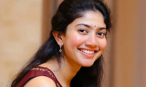 Sai Pallavi : ఆ సీన్ కోసం సాయిపల్లవి అన్నం తినడం మానేసింది : వేణు ఉడుగుల Sai Pallavi : ఆ సీన్ కోసం సాయిపల్లవి అన్నం తినడం మానేసింది : వేణు ఉడుగుల