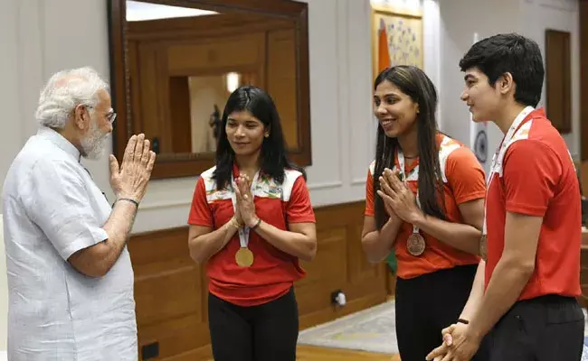 PM Modi : ప్రధాని మోదీని కలిసిన మహిళా బాక్సర్లు PM Modi : ప్రధాని మోదీని కలిసిన మహిళా బాక్సర్లు