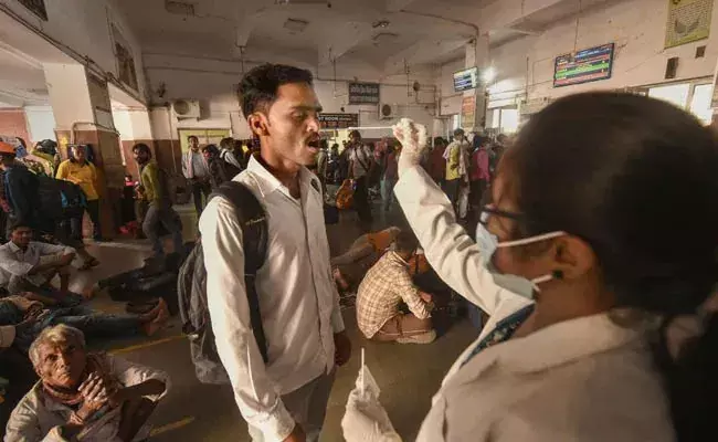 India corona : దేశంలో మళ్ళీ పెరుగుతున్న కరోనా కేసులు India corona : దేశంలో మళ్ళీ పెరుగుతున్న కరోనా కేసులు