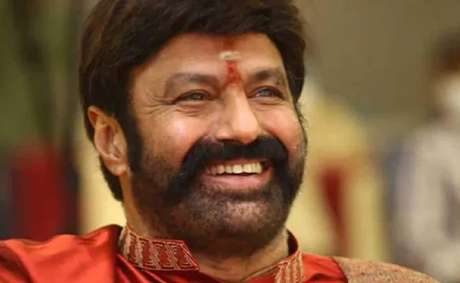Balakrishna: అభిమాని గృహప్రవేశానికి అతిథిగా బాలయ్య.. Balakrishna: అభిమాని గృహప్రవేశానికి అతిథిగా బాలయ్య..