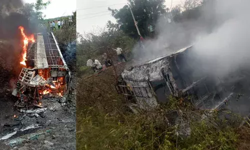 Karnataka: కర్ణాటకలో ఘోర రోడ్డు ప్రమాదం.. 8 మంది సజీవ దహనం.. Karnataka: కర్ణాటకలో ఘోర రోడ్డు ప్రమాదం.. 8 మంది సజీవ దహనం..