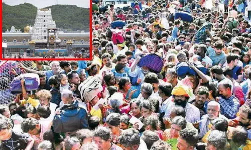 Tirumala: భక్తులతో కిక్కిరిసిపోతున్న తిరుమల.. ఏప్రిల్, మే నెలల్లో 42 లక్షల మంది దర్శనం..