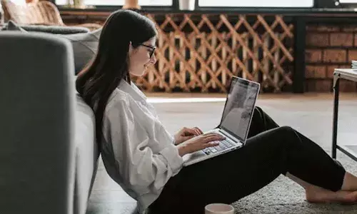 Work from home employees: ఐటీ సంస్థల ముందుకు.. వర్క్ ఫ్రమ్ హోమ్ ఉద్యోగుల డిమాండ్స్..