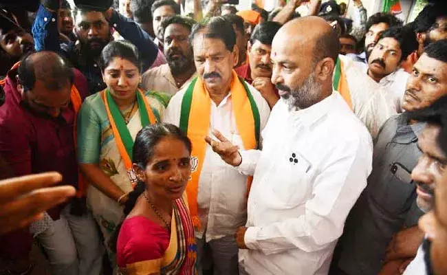 Bandi Sanjay: రాష్ట్రంలో రోజుకో రేప్, మర్డర్ జరుగుతోంది: బండి సంజయ్ Bandi Sanjay: రాష్ట్రంలో రోజుకో రేప్, మర్డర్ జరుగుతోంది: బండి సంజయ్