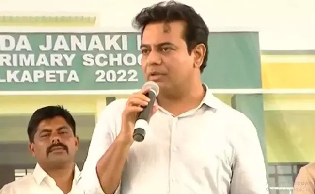 KTR: హిందూ, ముస్లింల మధ్య చిచ్చుపెట్టడం తప్ప బీజేపీ దేశానికి చేసిందేంటి: కేటీఆర్ KTR: హిందూ, ముస్లింల మధ్య చిచ్చుపెట్టడం తప్ప బీజేపీ దేశానికి చేసిందేంటి: కేటీఆర్