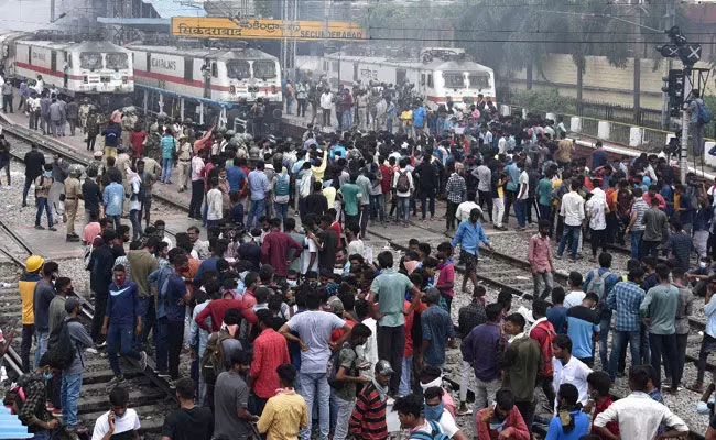 Secunderabad: సికింద్రాబాద్‌ రైల్వేస్టేషన్‌ ఘటనలో కీలక వీడియోలు విడుదల.. యువకుడి అరెస్ట్..