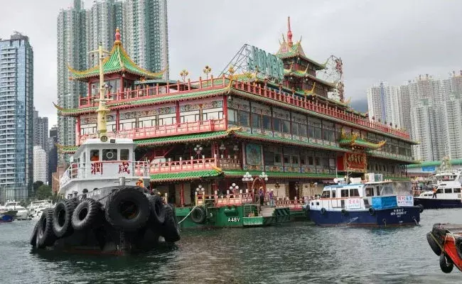 floating restaurant,: సముద్రంలో మునిగిపోయిన ఫ్లోటింగ్ రెస్టారెంట్..