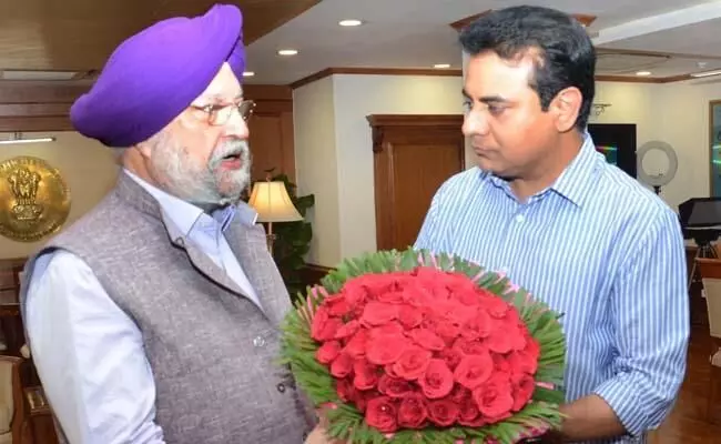 KTR: కేంద్ర మంత్రి హర్దీప్ పూరీతో కేటీఆర్ భేటీ.. అందుకోసమే.. KTR: కేంద్ర మంత్రి హర్దీప్ పూరీతో కేటీఆర్ భేటీ.. అందుకోసమే..