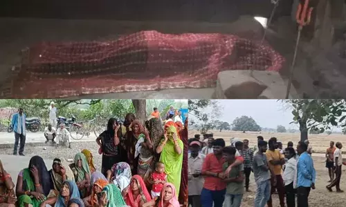 Crime News: మూఢ భక్తి.. నాలుక కోసి దేవుడికి సమర్పించి.. Crime News: మూఢ భక్తి.. నాలుక కోసి దేవుడికి సమర్పించి..