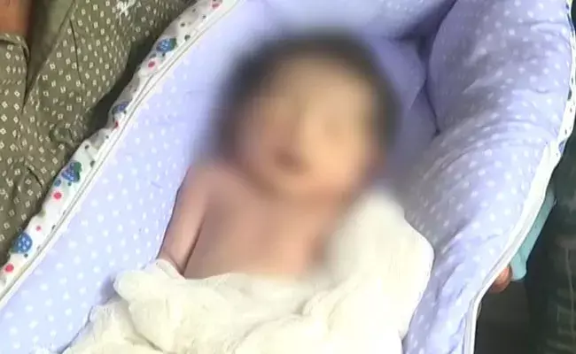 Tirupati: తిరుపతిలోని ప్రైవేటు ఆస్పత్రిలో దారుణం.. సిబ్బంది నిర్లక్ష్యంతో పసికందు మృతి.. Tirupati: తిరుపతిలోని ప్రైవేటు ఆస్పత్రిలో దారుణం.. సిబ్బంది నిర్లక్ష్యంతో పసికందు మృతి..